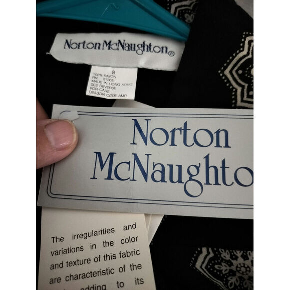 3203) Norton McNaughton Hawaiian Print Button Up Collar Short Sleeve Top Sized 8 - Picture 6 of 7